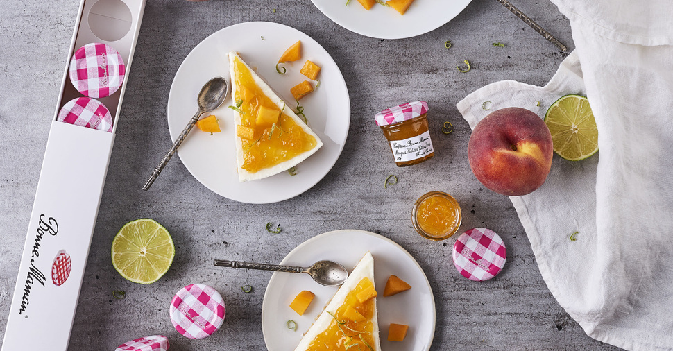 Cheesecake mit Mango-, Pfirsich-, und Limettenkonfitüre